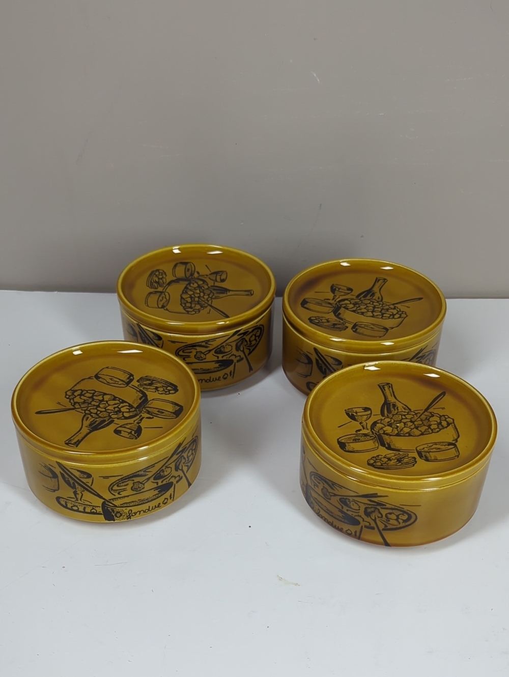 Gien France Vintage Fondue Bowls With Lids Plates 70s Fondue Motif